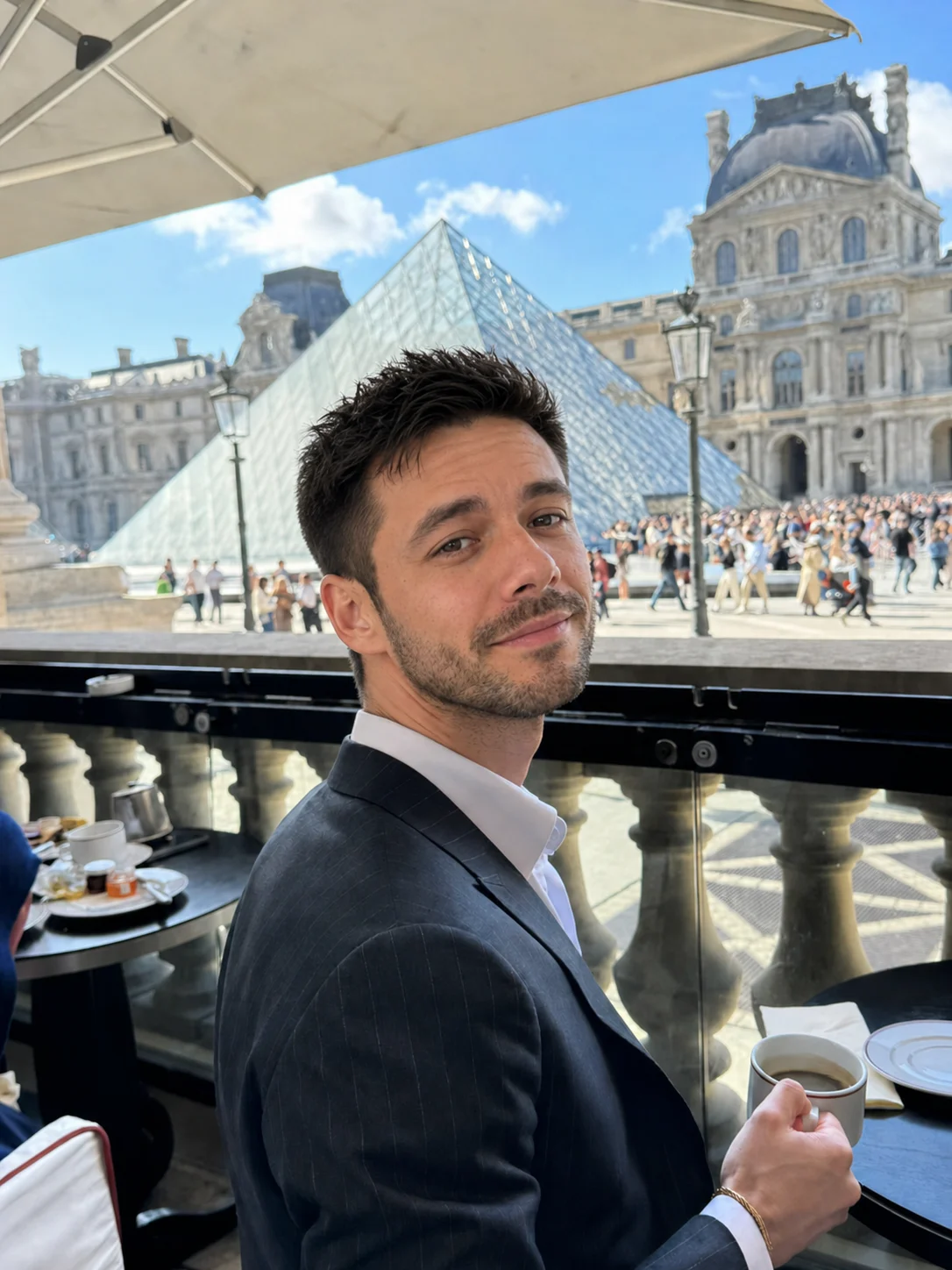 Real man transformed with AI dating photos for Bumble - example 4 1